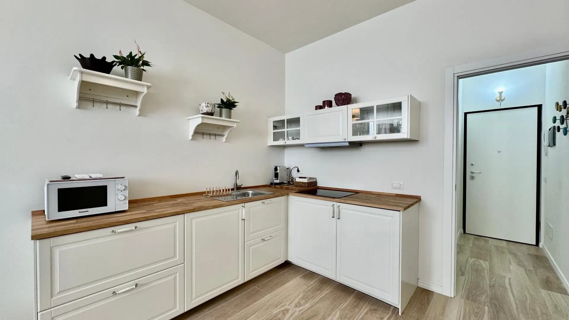 Spacious Apartment Near San Siro ミラノ イタリア